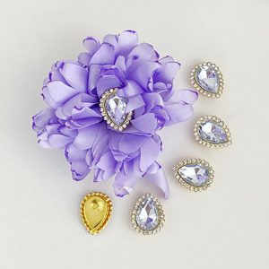 aplicacion acrilica lagrima con piedra